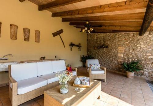 Buger Villa Sleeps 6 With Pool Air Con And Wifi