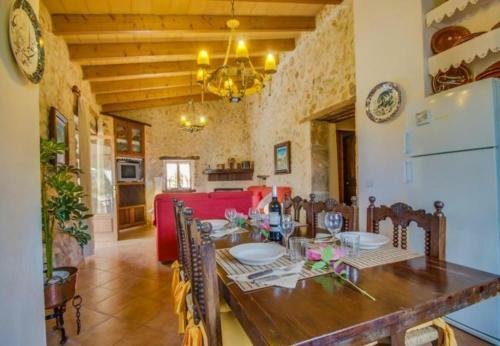 Buger Holiday Home Sleeps 4 With Pool