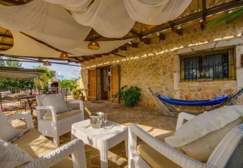 Buger Holiday Home Sleeps 4 With Pool