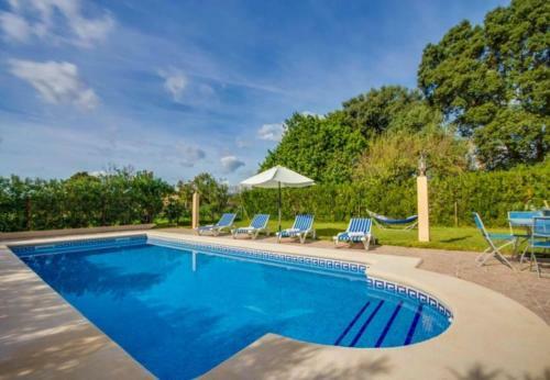 Buger Holiday Home Sleeps 4 With Pool