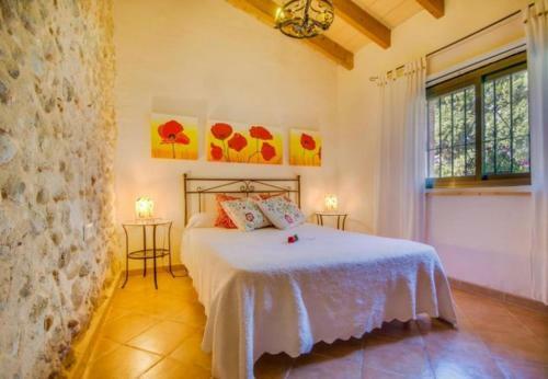 Buger Holiday Home Sleeps 4 With Pool