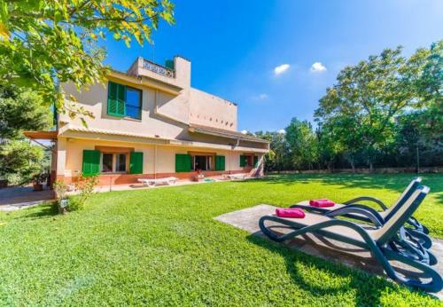 Buger Holiday Home Sleeps 8 With Pool And Wifi