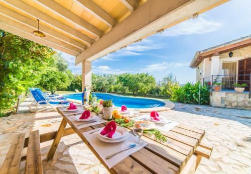 Holiday Home In Buger Sleeps 6 Includes Swimming Pool Air Con And Wifi