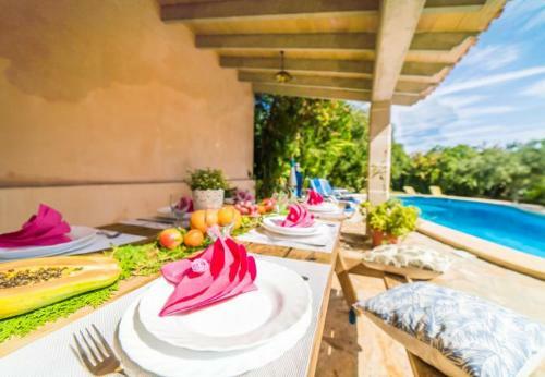 Holiday Home In Buger Sleeps 6 Includes Swimming Pool Air Con And Wifi