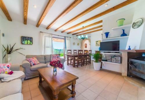 Holiday Home In Buger Sleeps 6 Includes Swimming Pool Air Con And Wifi