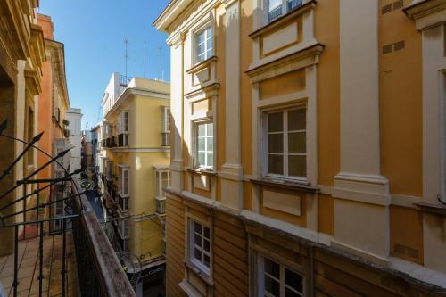 Almas Apartments By Cadiz4rentals