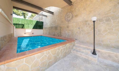 R109 Casa Adosada Con Piscina