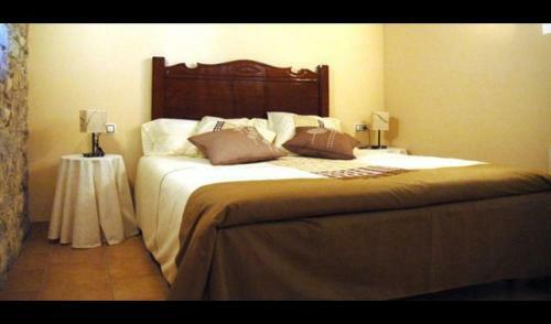 Calaf Villa Sleeps 10 With Pool