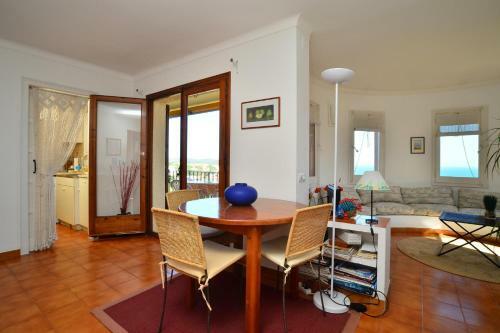 Calella de Palafrugell Apartment Sleeps 4 Pool
