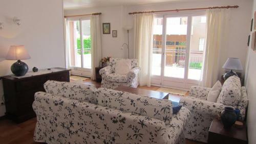 Calella de Palafrugell Apartment Sleeps 4 With Pool