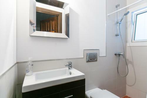 Calella de Palafrugell Apartment Sleeps 7