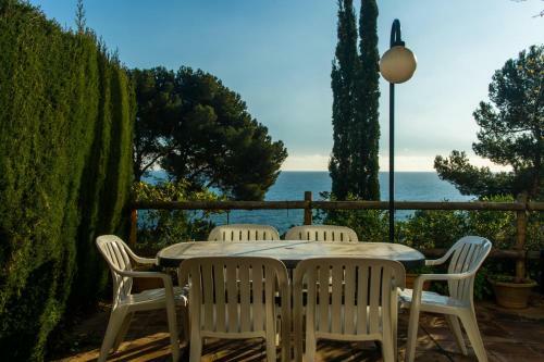 L-1 Calella de Palafrugell 8 Pax