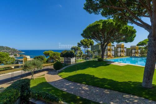 Calella de Palafrugell Apartment Sleeps 5 With Pool