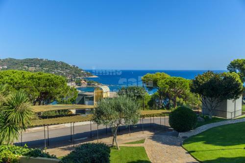 Calella de Palafrugell Apartment Sleeps 5 With Pool