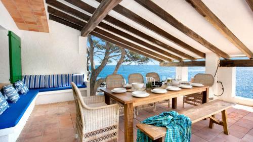 Calella de Palafrugell Villa Sleeps 11 With Pool