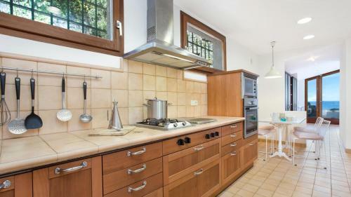 Calella de Palafrugell Villa Sleeps 11 With Pool