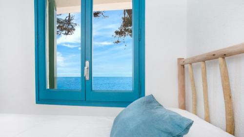 Calella de Palafrugell Villa Sleeps 11 With Pool
