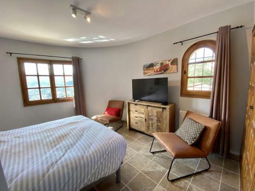 Cabanyes Villa Sleeps 6 With Pool And Wifi