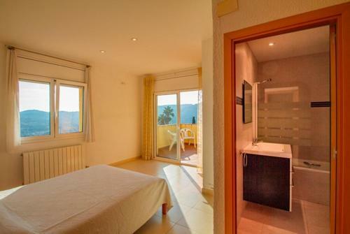 Les Cabanyes Villa Sleeps 6 Pool Wifi