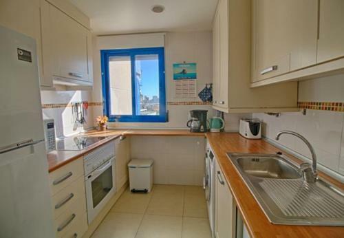 Calpe Apartment Sleeps 7 With Pool Air Con And Wifi