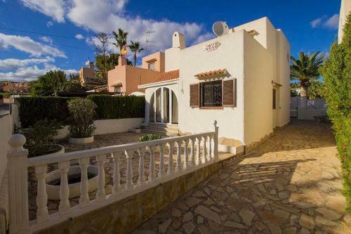 Comfortable Bungalow Eduardo In Calpe