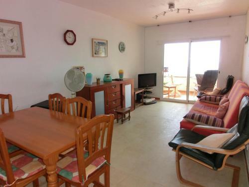 2 Bedrooms Apartment In Front Of The Sea