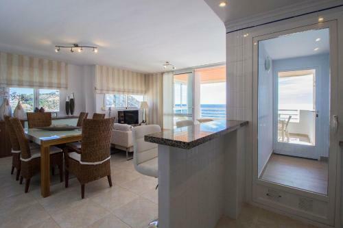 Stunning Frontline Apartment Rubino In Calpe