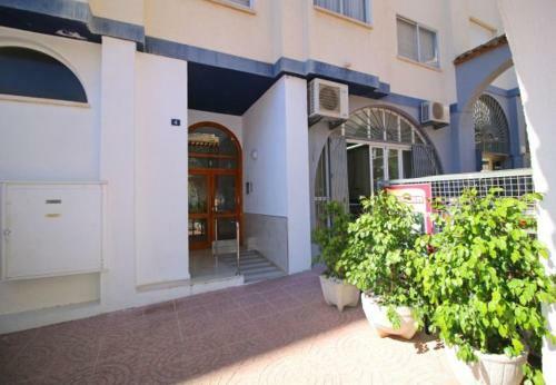 Calpe Apartment Sleeps 5 With Pool And Wifi