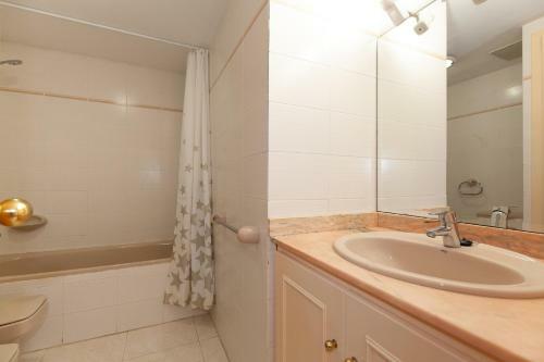 Uhc Txingudi Apartments