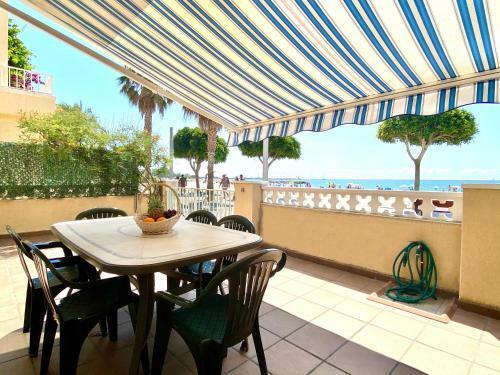 Casa C�moda Delante de La Playa Con Vista Al Mar
