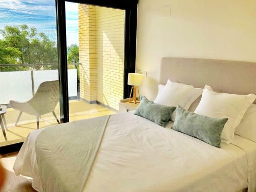 Luxurious House For 10 People In Front Of The Beach