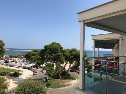 Apartamento Primera Linea Del Mar En Paseo Mar�timo - 110a