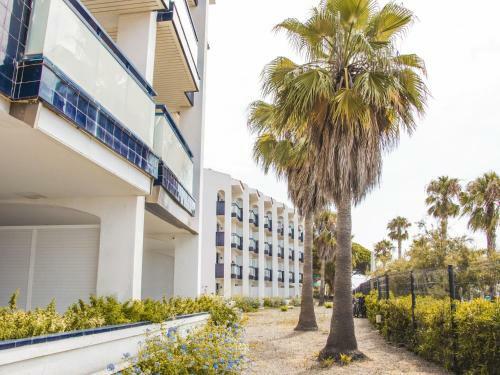 Apartment With Terrace And Air Conditioning Near The Beach