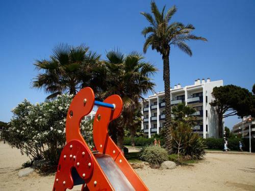 Apartment With Terrace And Air Conditioning Near The Beach