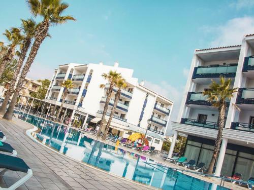 Apartment With Terrace And Air Conditioning Near The Beach