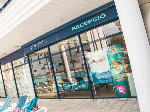 Apartment With Terrace And Air Conditioning Near The Beach