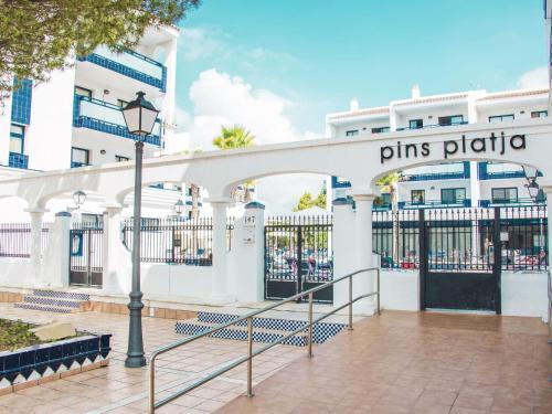 Apartment With Terrace And Air Conditioning Near The Beach