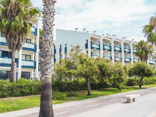 Apartment With Terrace And Air Conditioning Near The Beach