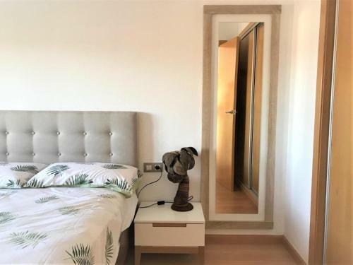 Apartamento Reformado Con Terraza Y Vistas Al Mar - 130a
