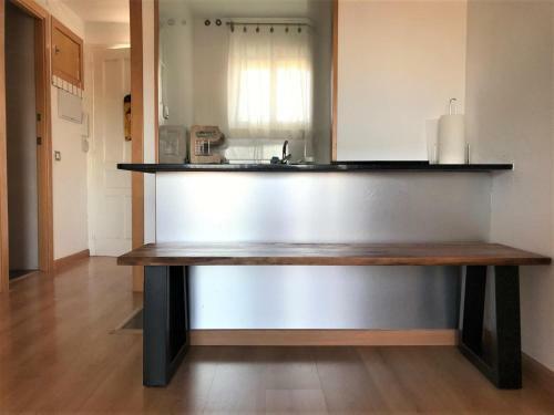 Apartamento Reformado Con Terraza Y Vistas Al Mar - 130a