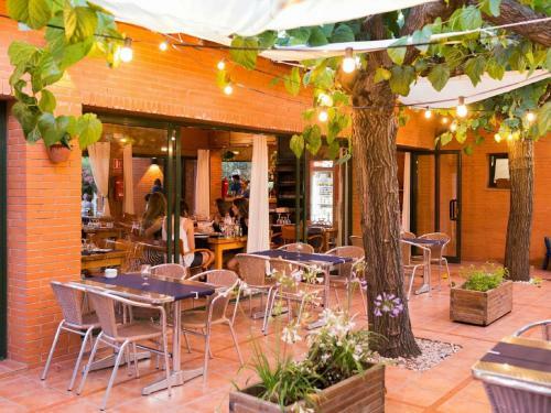 Attractive Bungalow With A Covered Terrace, 1 Km From Beach