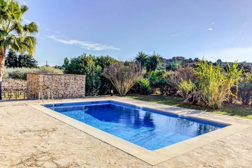 Ullaro Villa Sleeps 8 With Pool And Air Con