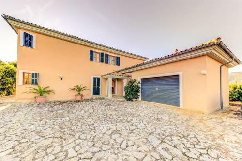 Ullaro Villa Sleeps 8 With Pool And Air Con