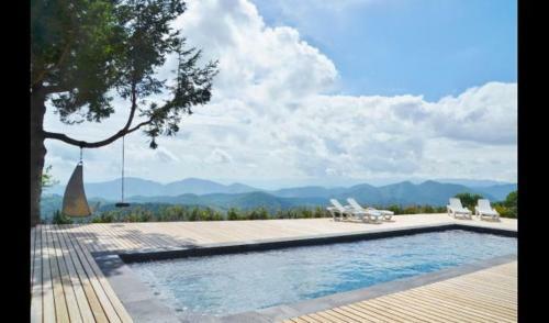 Camprodon Villa Sleeps 12 With Pool And Air Con