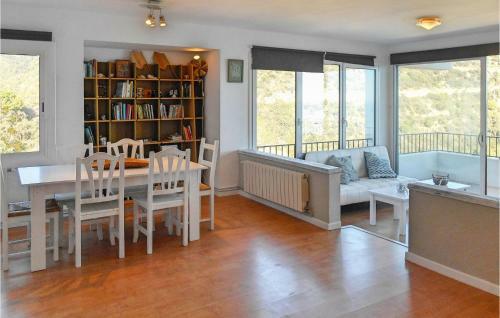 Three-bedroom Apartment In Tossa de Mar, Girona