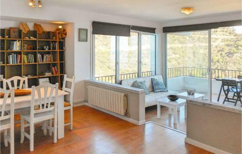 Three-bedroom Apartment In Tossa de Mar, Girona