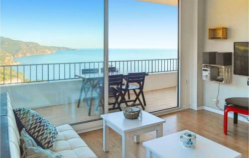 Three-bedroom Apartment In Tossa de Mar, Girona