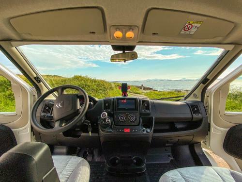 Vive A Pie de Playa Autocaravana de Lujo