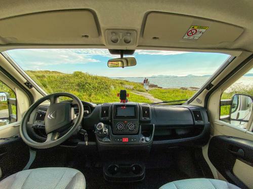 Vive A Pie de Playa Autocaravana de Lujo