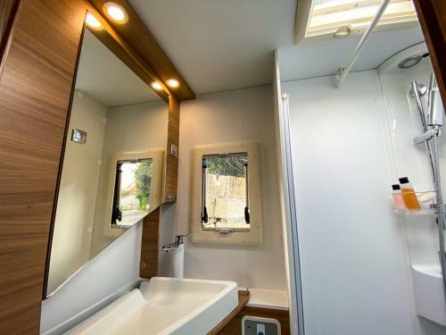 Vive A Pie de Playa Autocaravana de Lujo